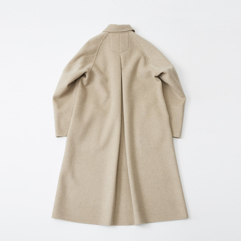 Hand-made Inverted pleats balmacaan coat_Beige